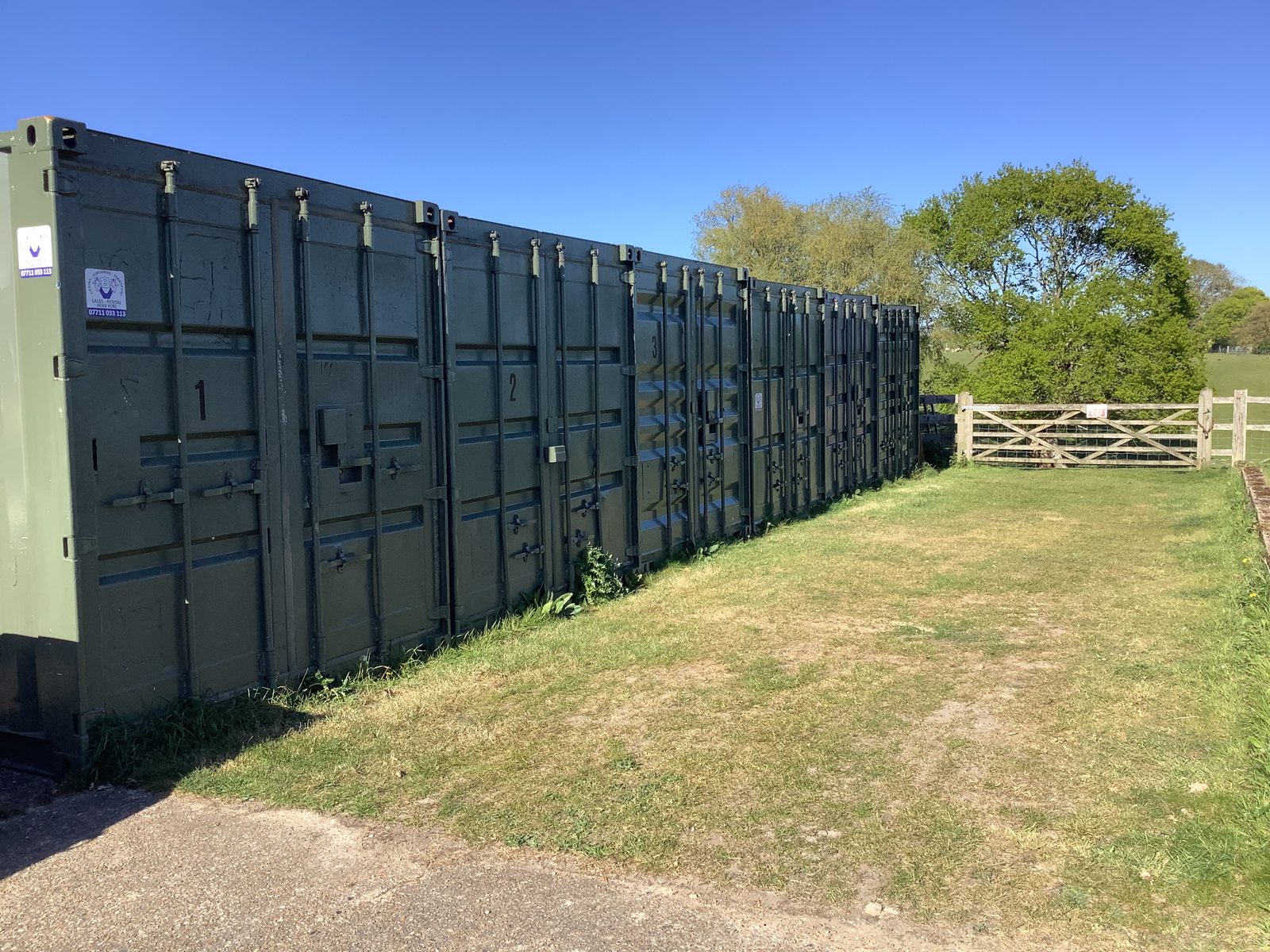 Outdoor storage containers